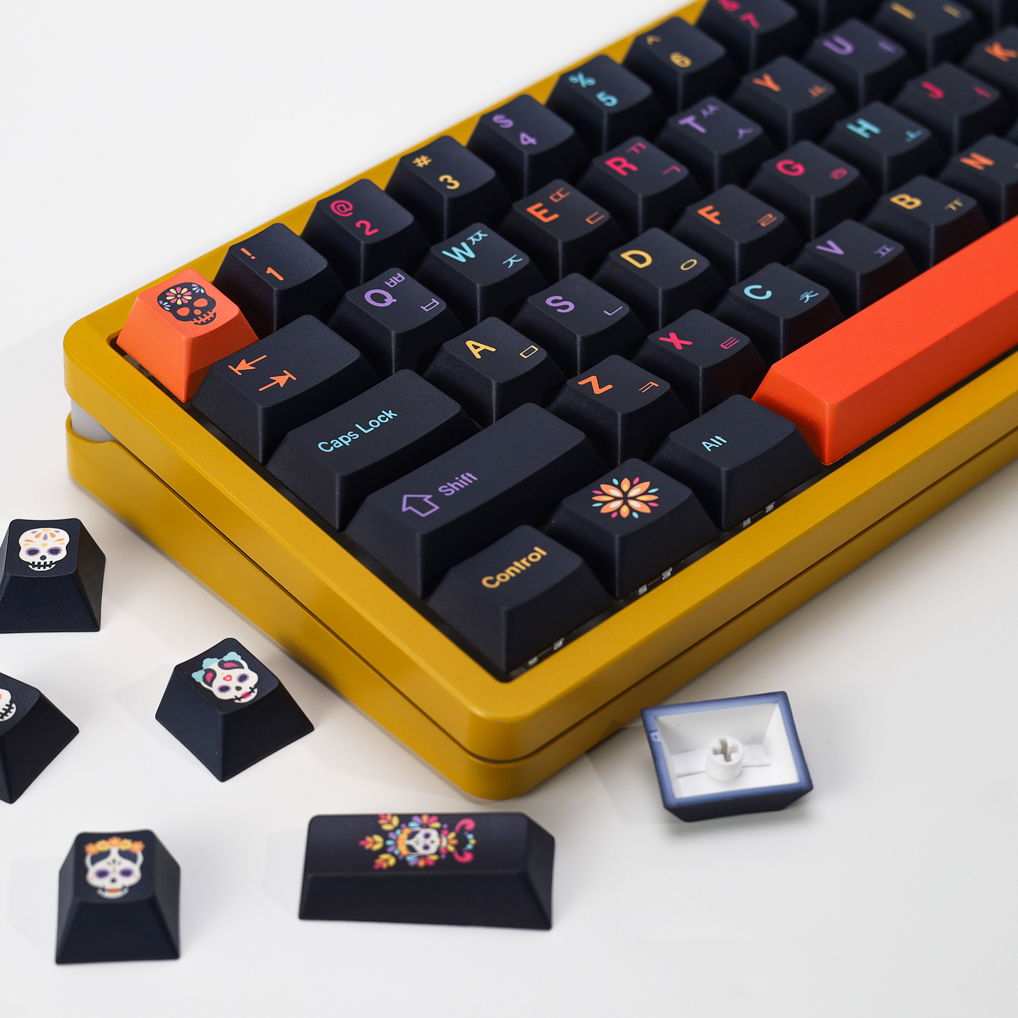KBDiy GMK Mictlan Cherry Profi - đánh giá và giá Gaming Keyboard No Number Pad