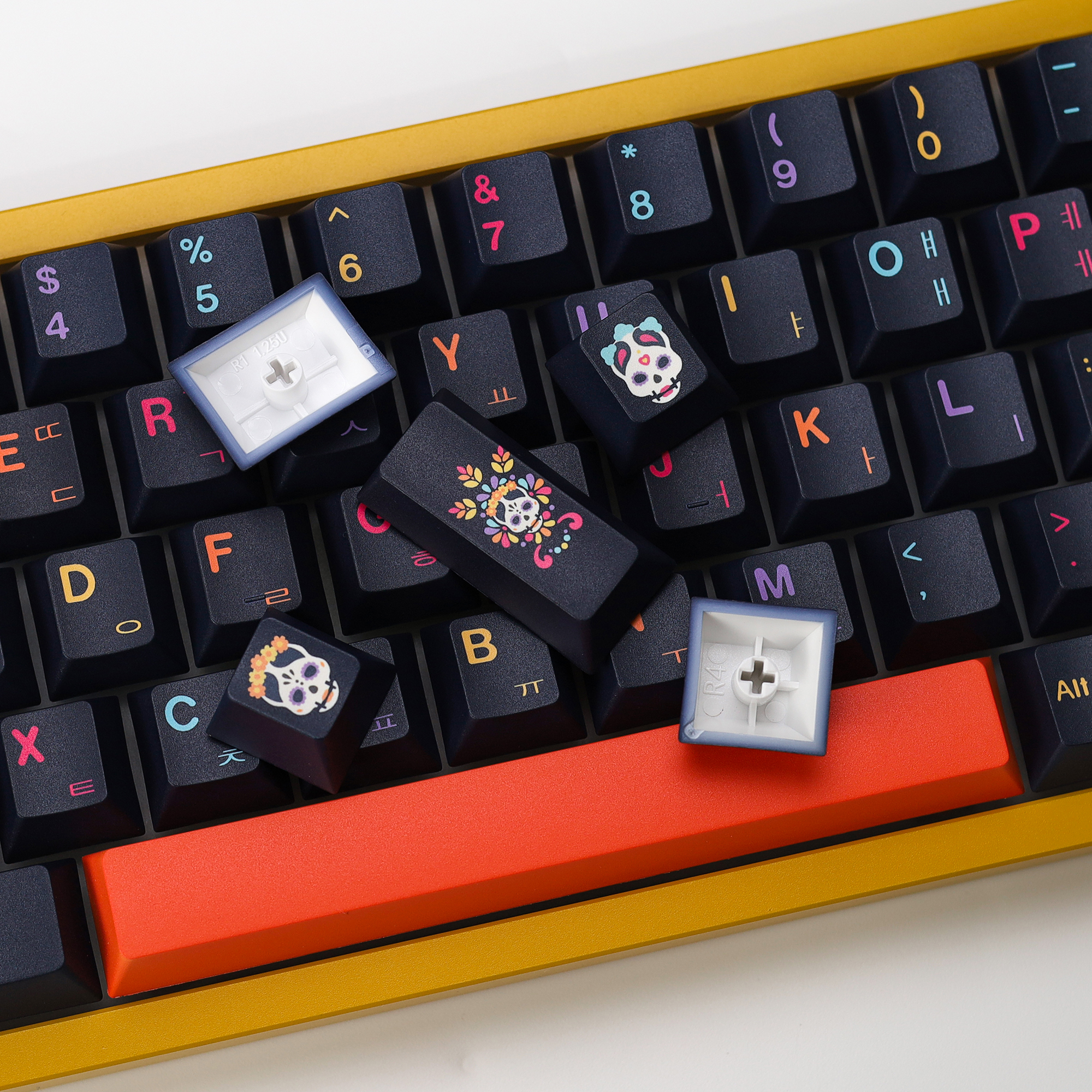 KBDiy GMK Mictlan Cherry Profi - đánh giá và giá Gaming Keyboard No Number Pad