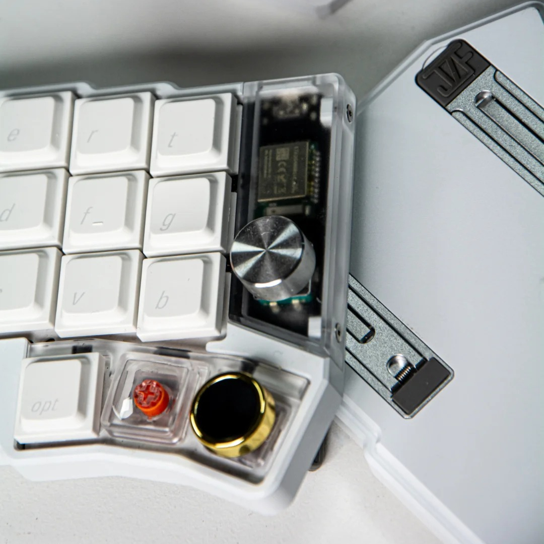 Cornix Split Keyboard Wireless - đánh giá và giá Gaming Keyboard Ergonomic